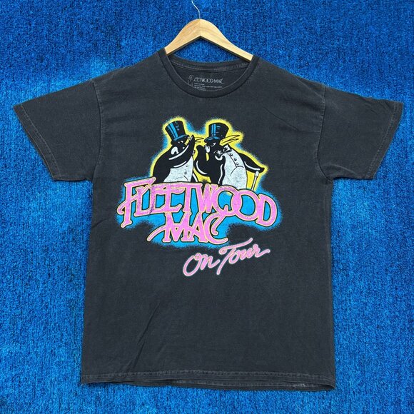 Fleetwood Mac On Tour Rumours Fancy Penguins Rock Band Tee M - Picture 1 of 4